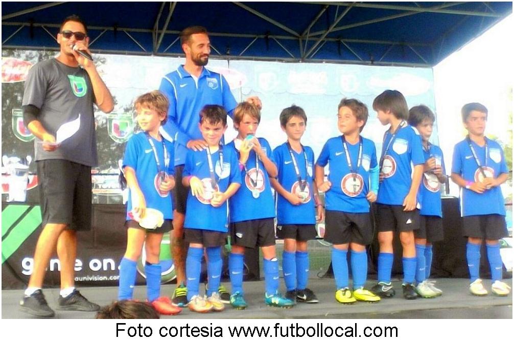 entrega de medallas y trofeo